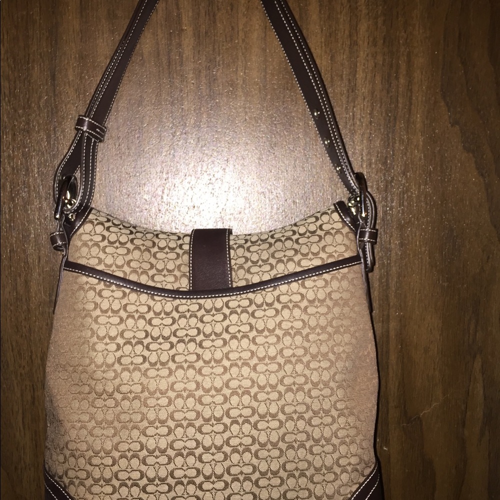 Coach Signature Collection - Picture 2 of 8